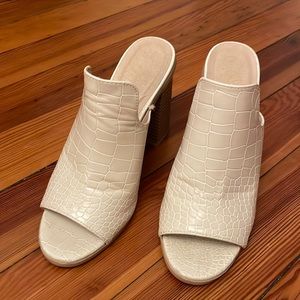 7 for all mankind heeled mules